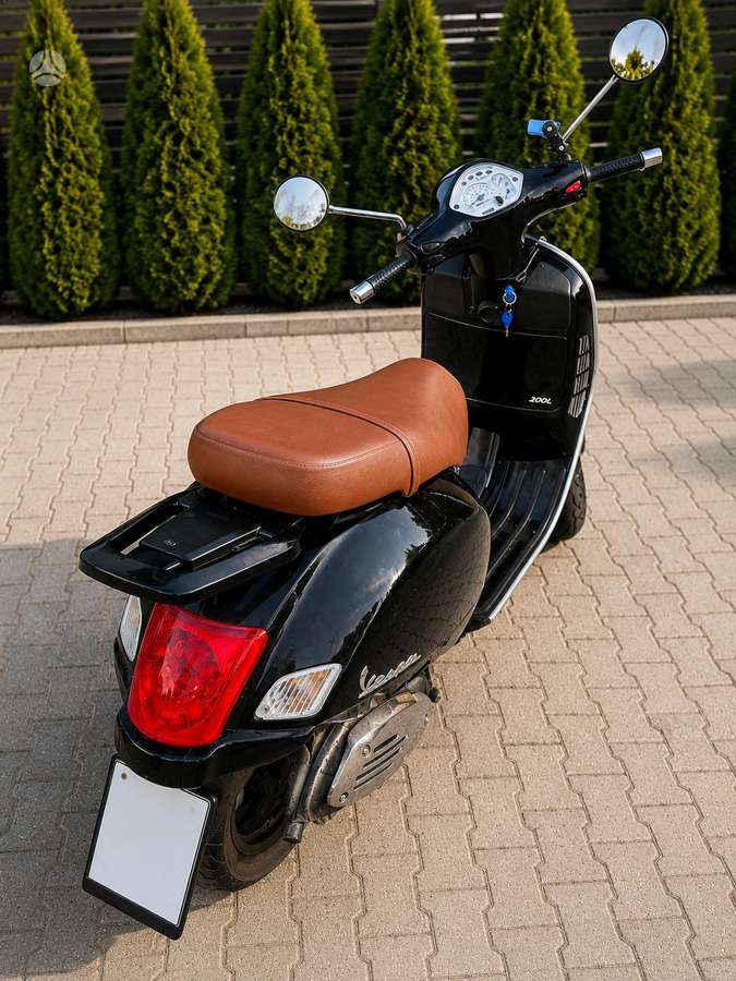 Piaggio Vespa 200cc, scooters / mopeds