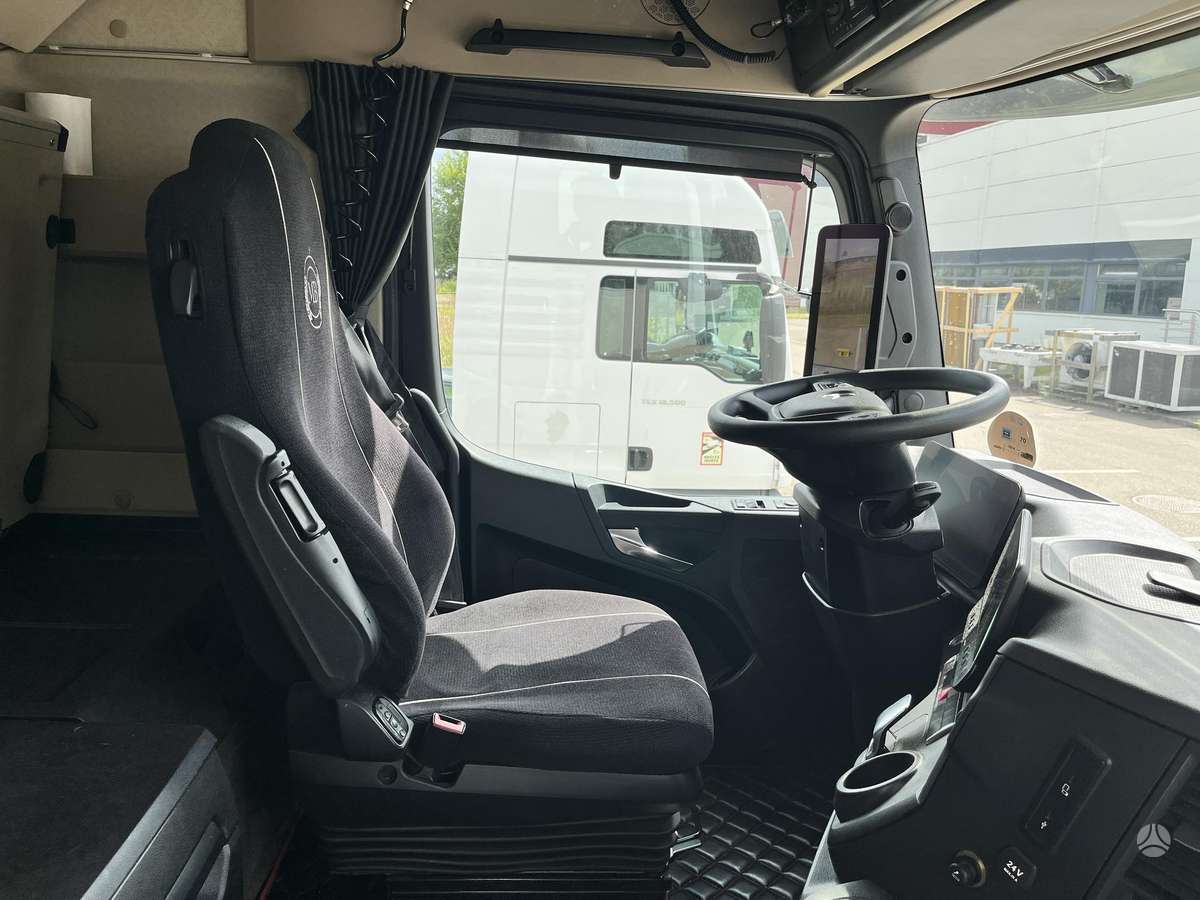 Mercedes-Benz Actros, double sleeper
