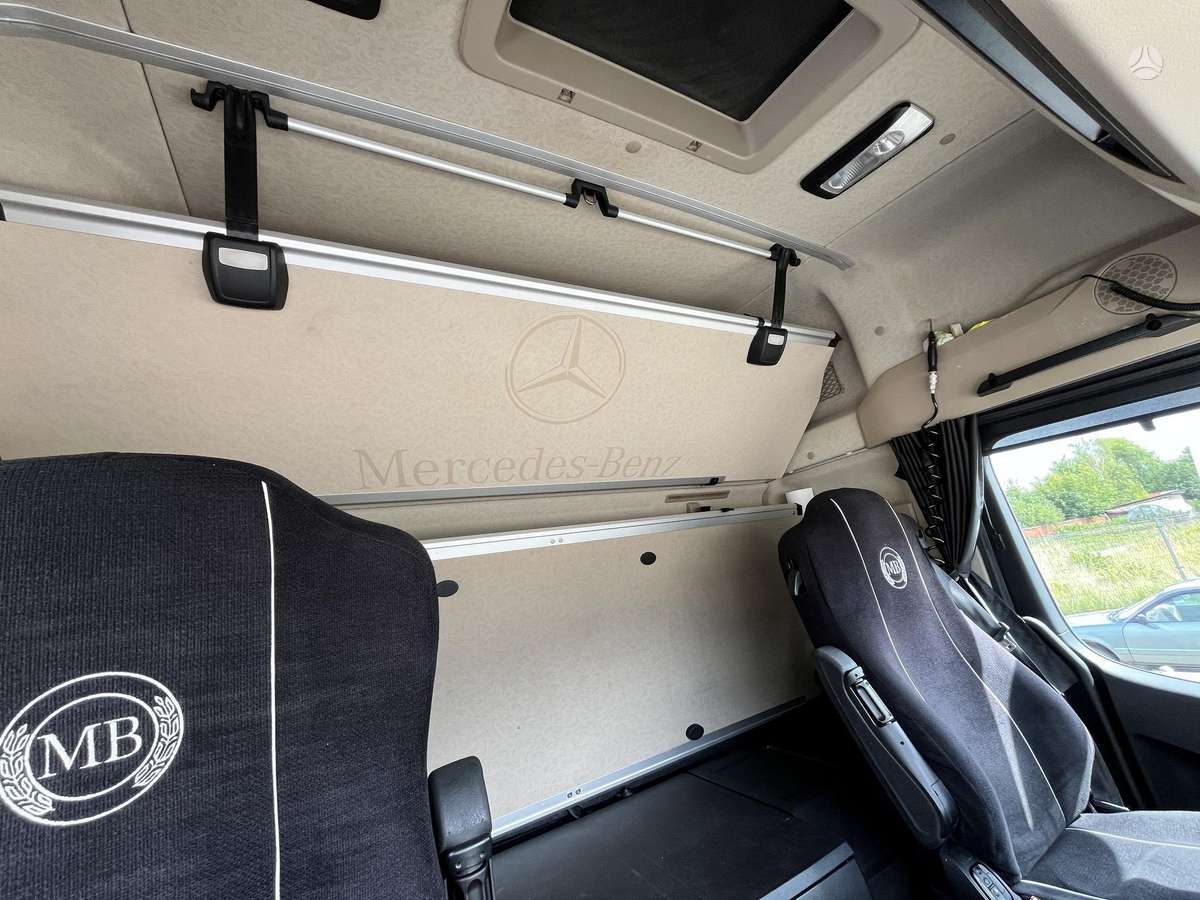 Mercedes-Benz Actros, double sleeper