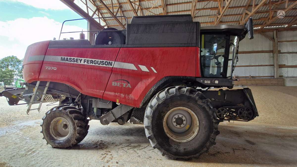 Massey Ferguson 7370 BETA, combine harvesters