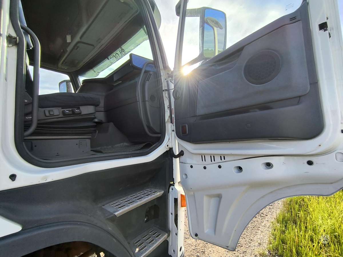 Volvo FH 12, flatbeds