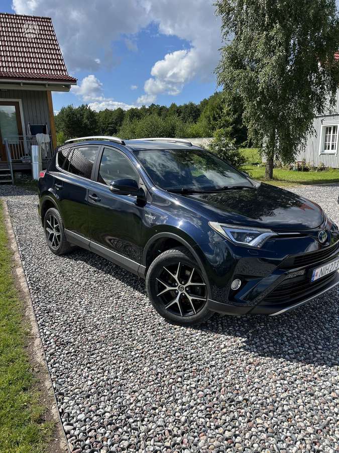 Toyota RAV4 - 1