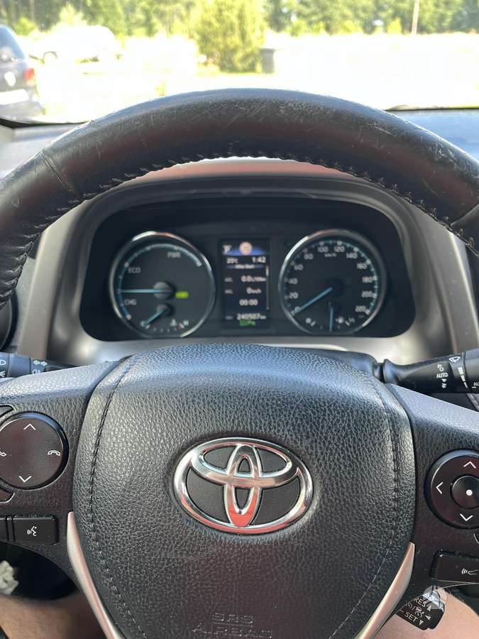 Toyota RAV4 - 6