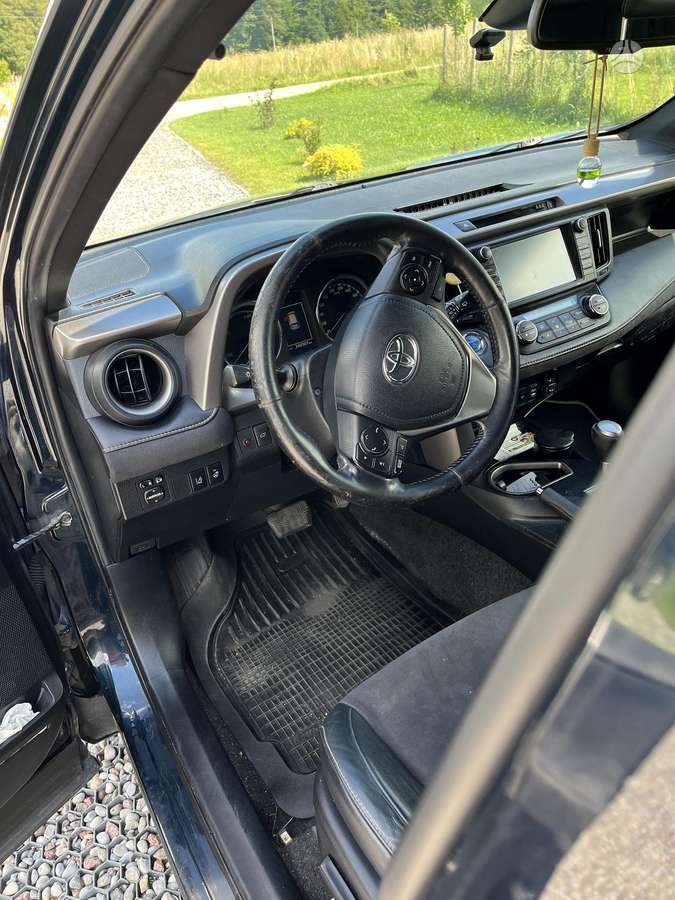 Toyota RAV4 - 5