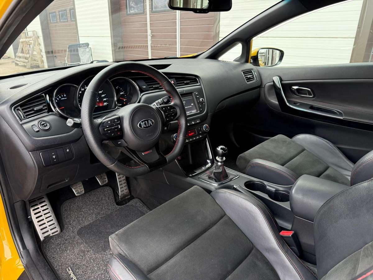 Kia Ceed, 1.6 l., hatchback