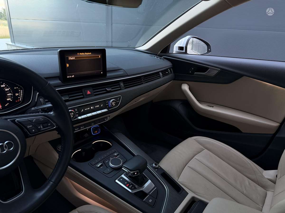 Audi A4, 2.0 l., saloon / sedan