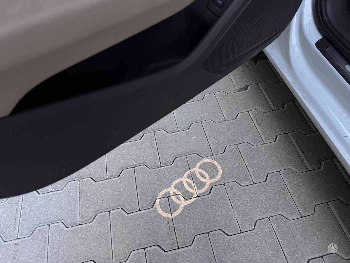 Audi A4, 2.0 l., Седан
