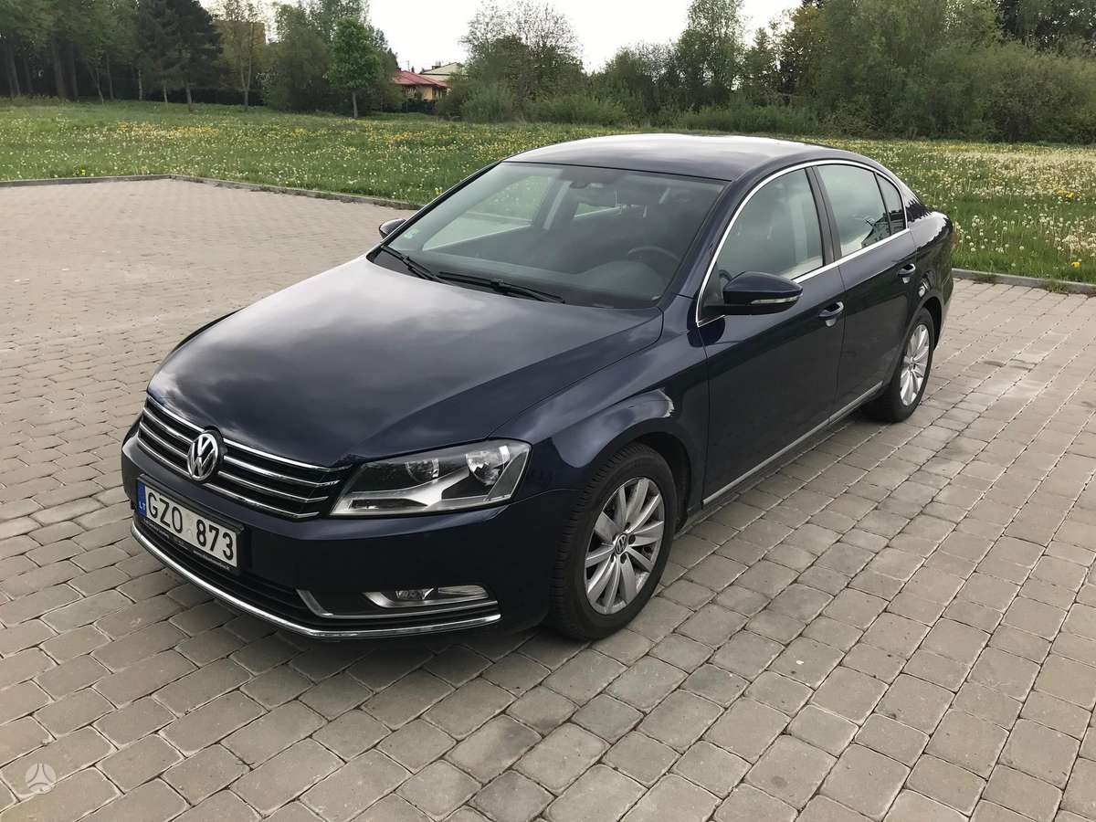 Volkswagen Passat - 1