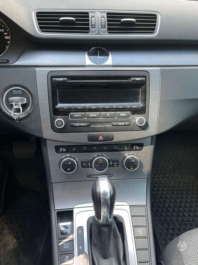 Volkswagen Passat - 5