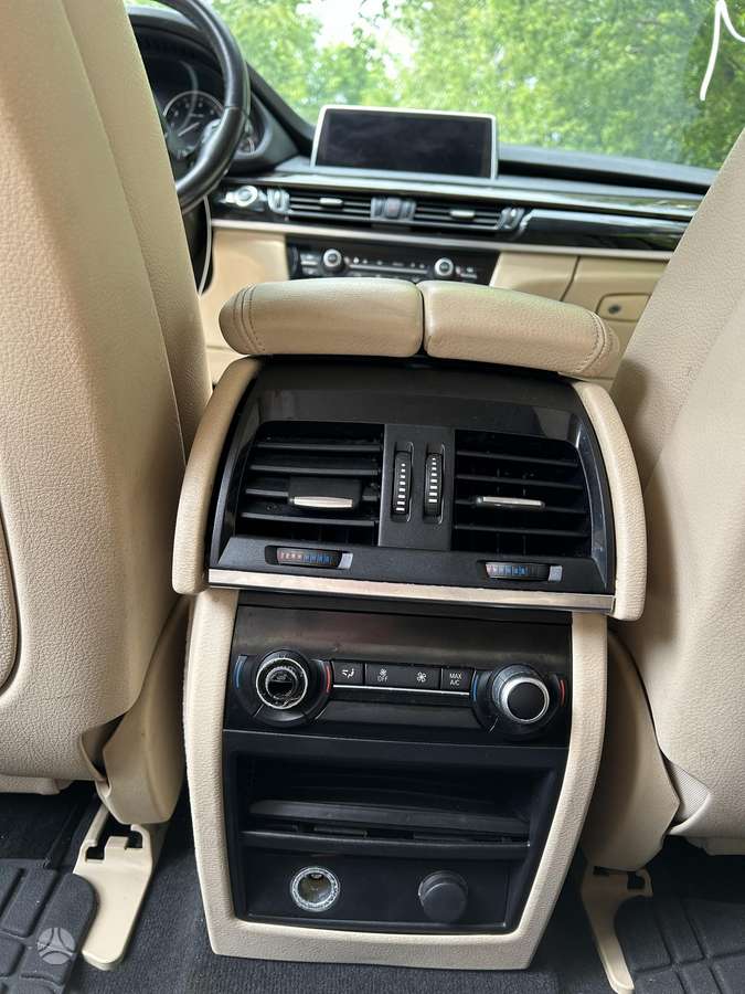 BMW X5, 3.0 l., off-road / crossover