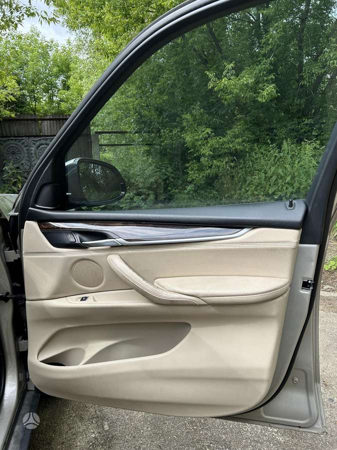 BMW X5, 3.0 l., off-road / crossover