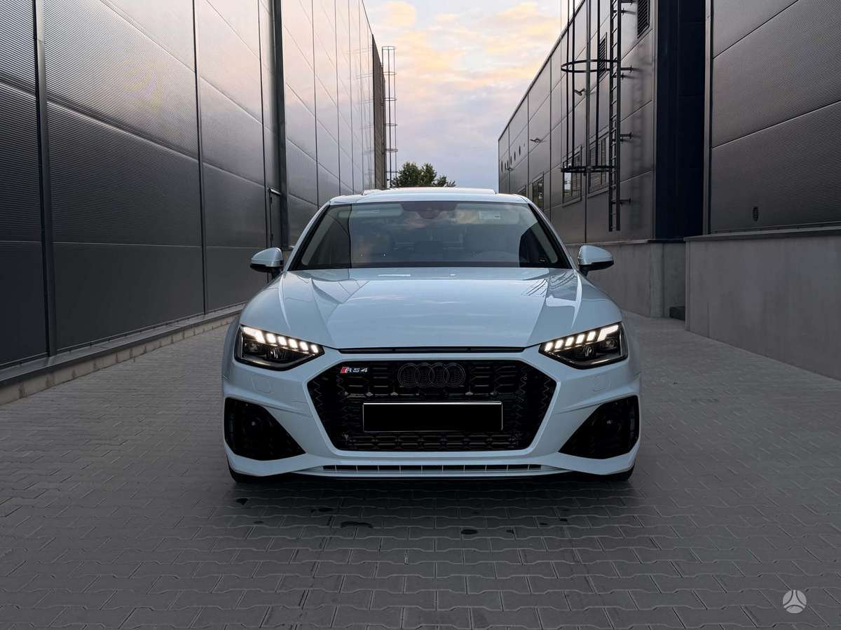 Audi A4, 2.0 l., saloon / sedan