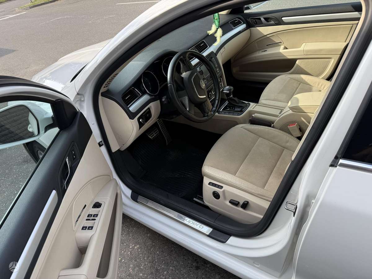 Skoda Superb, 1.8 l., Универсал