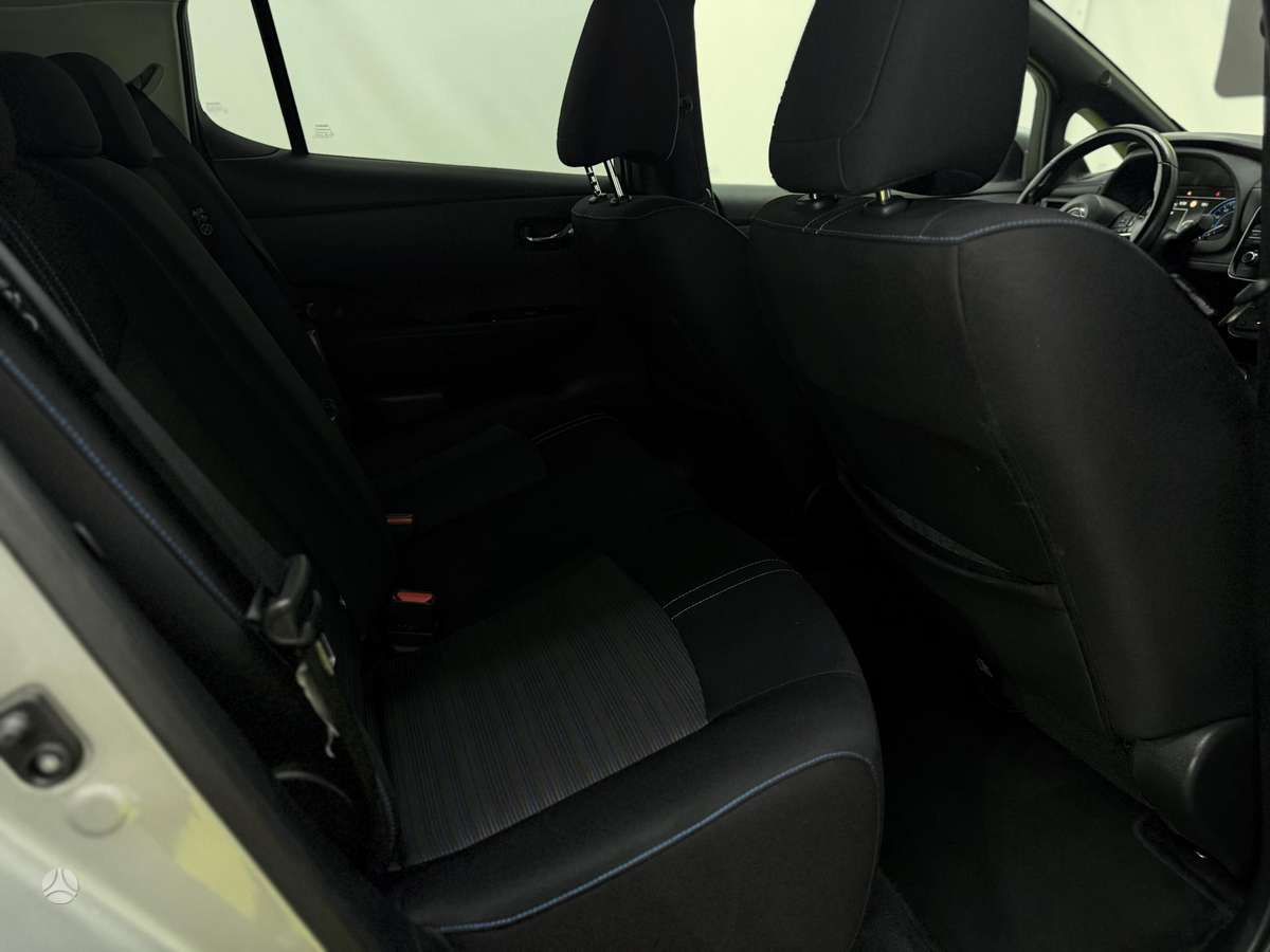 Nissan Leaf, 40 kWh, hatchback