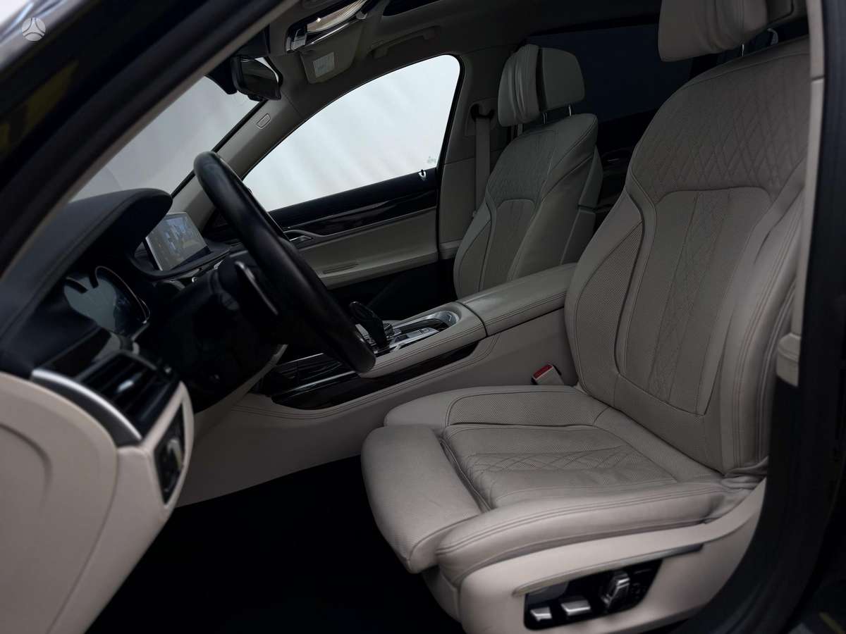 BMW 740, 3.0 l., Седан