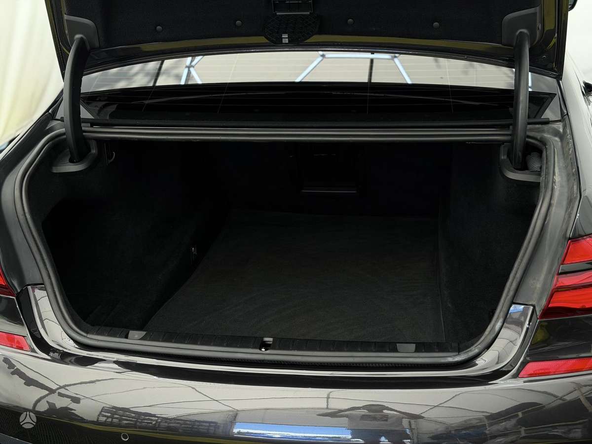 BMW 740, 3.0 l., Седан