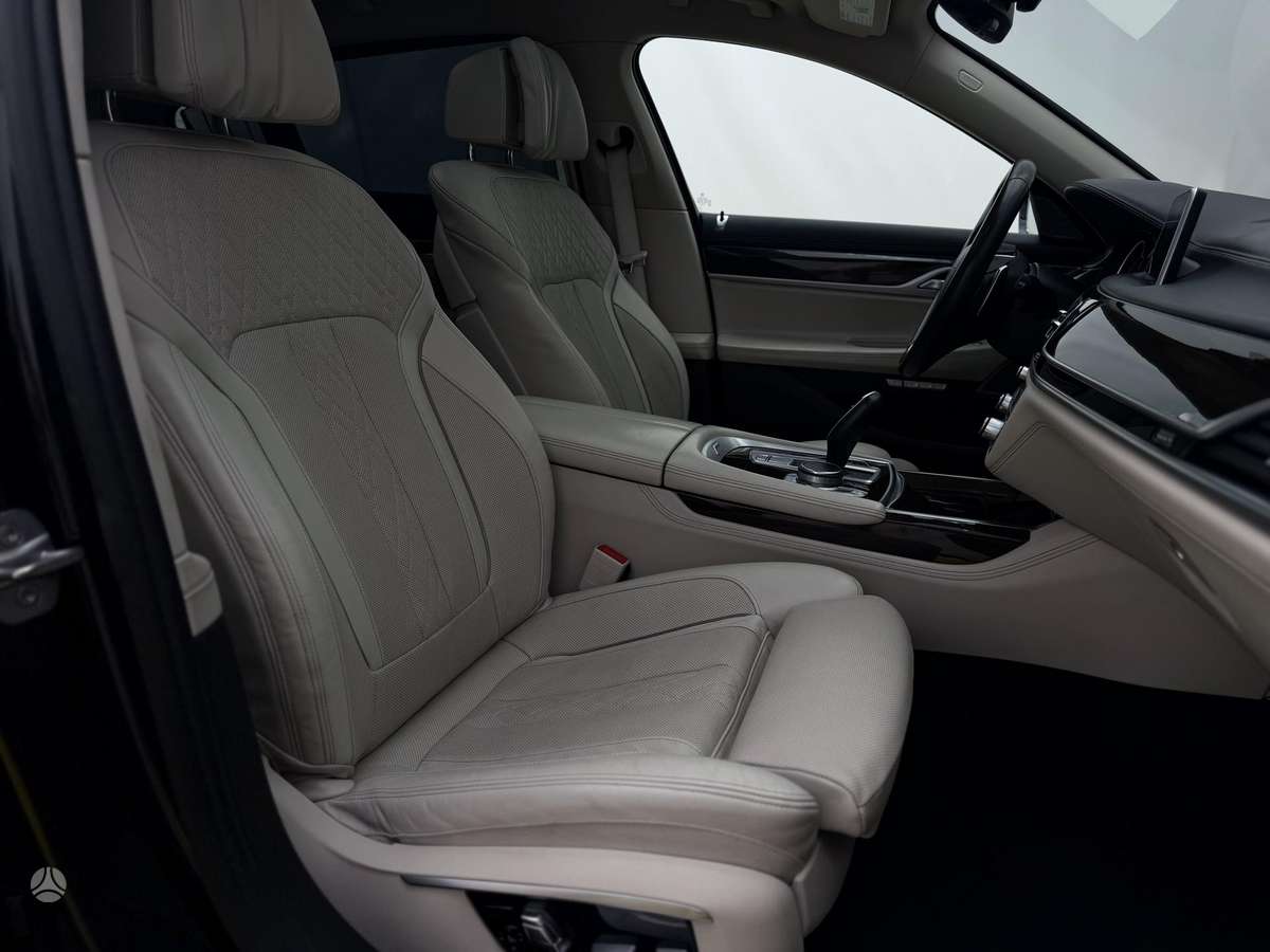 BMW 740, 3.0 l., Седан