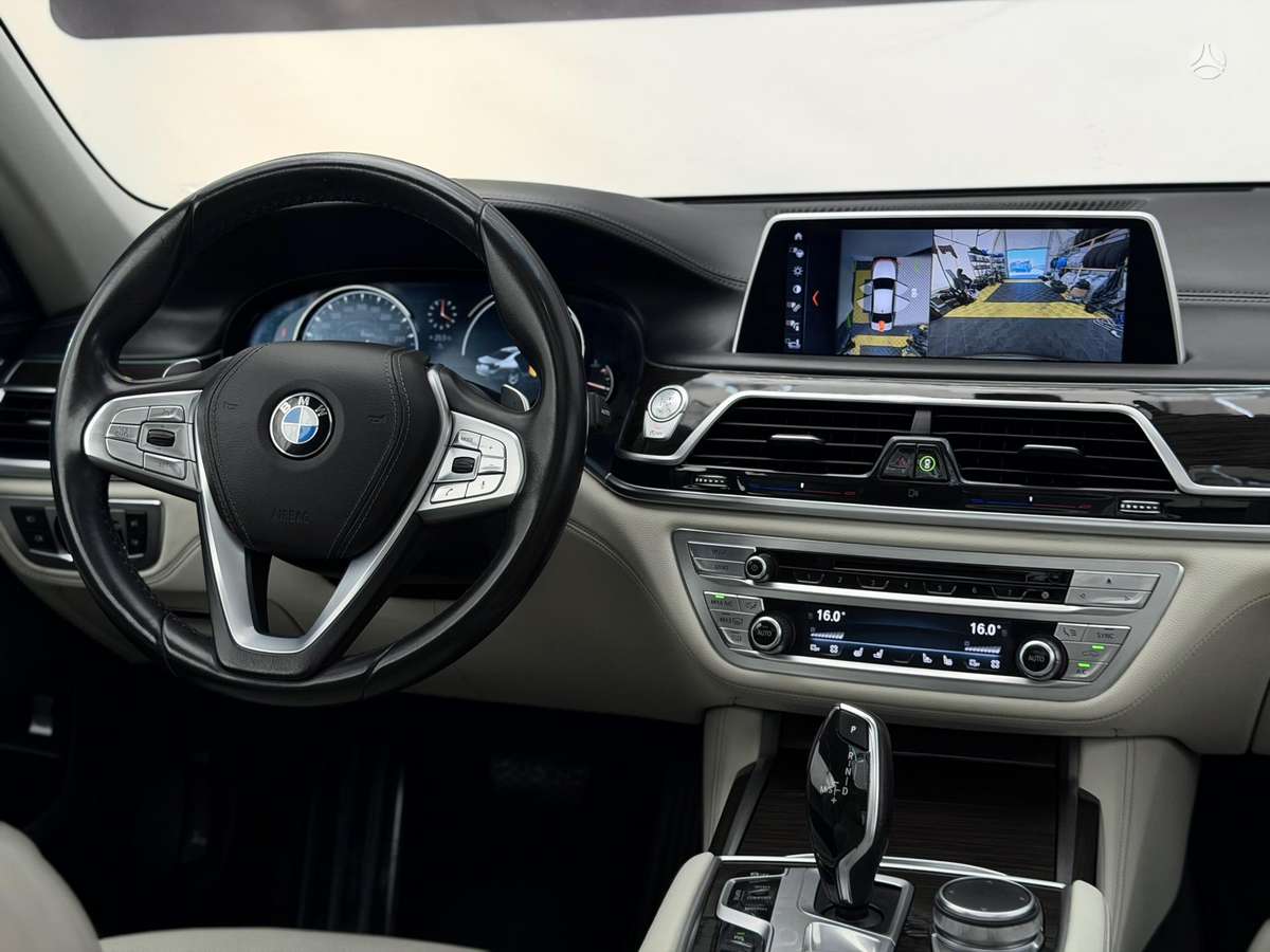 BMW 740, 3.0 l., Седан