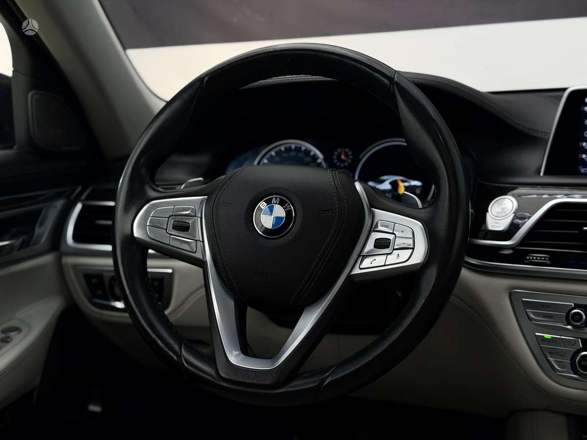 BMW 740, 3.0 l., Седан