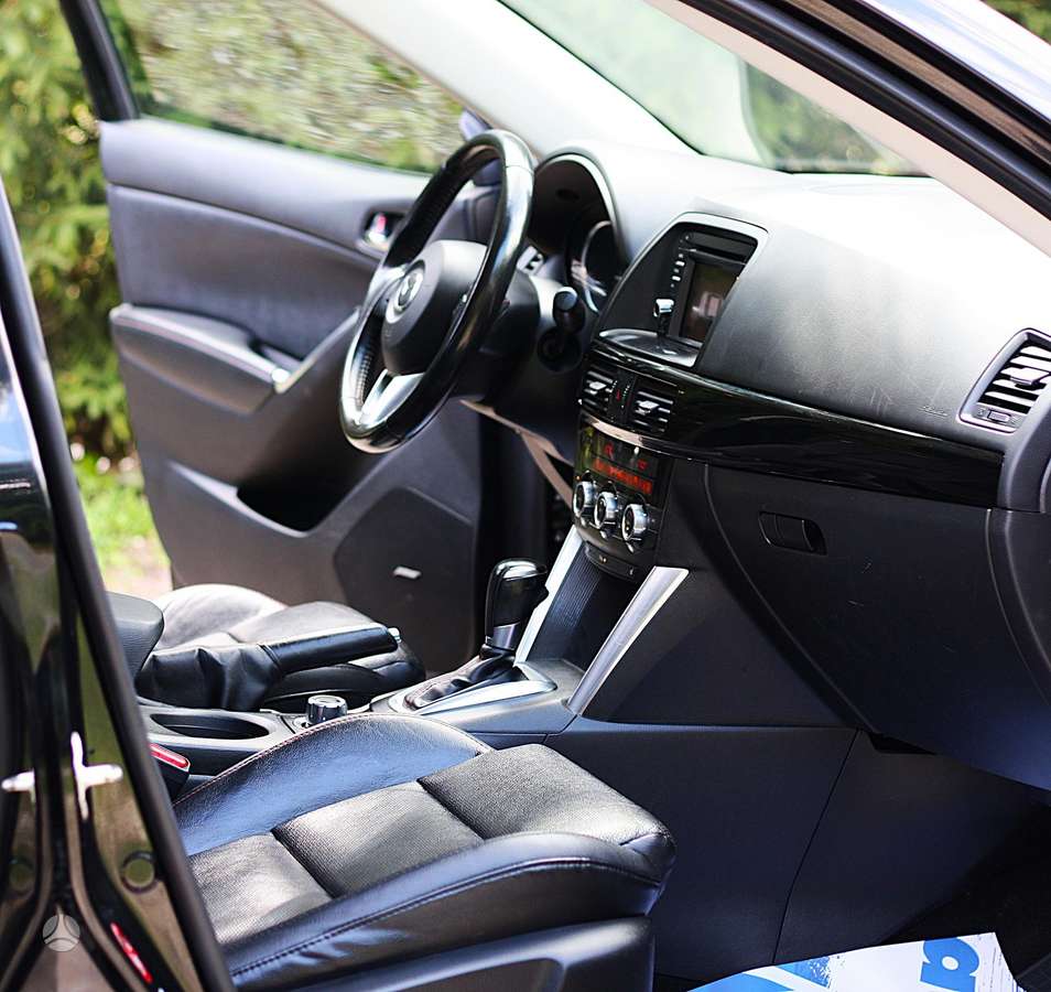 Mazda CX-5, 2.2 l., off-road / crossover