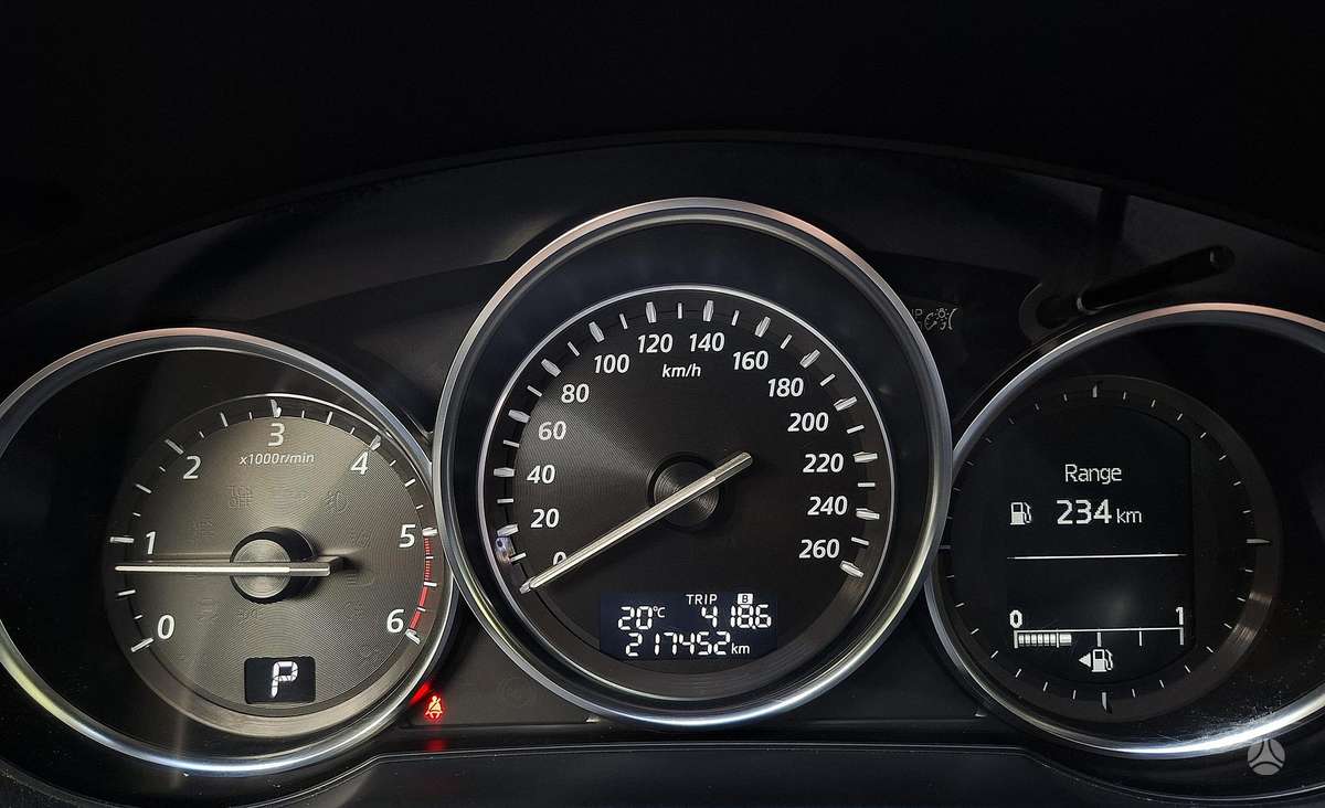 Mazda CX-5, 2.2 l., off-road / crossover