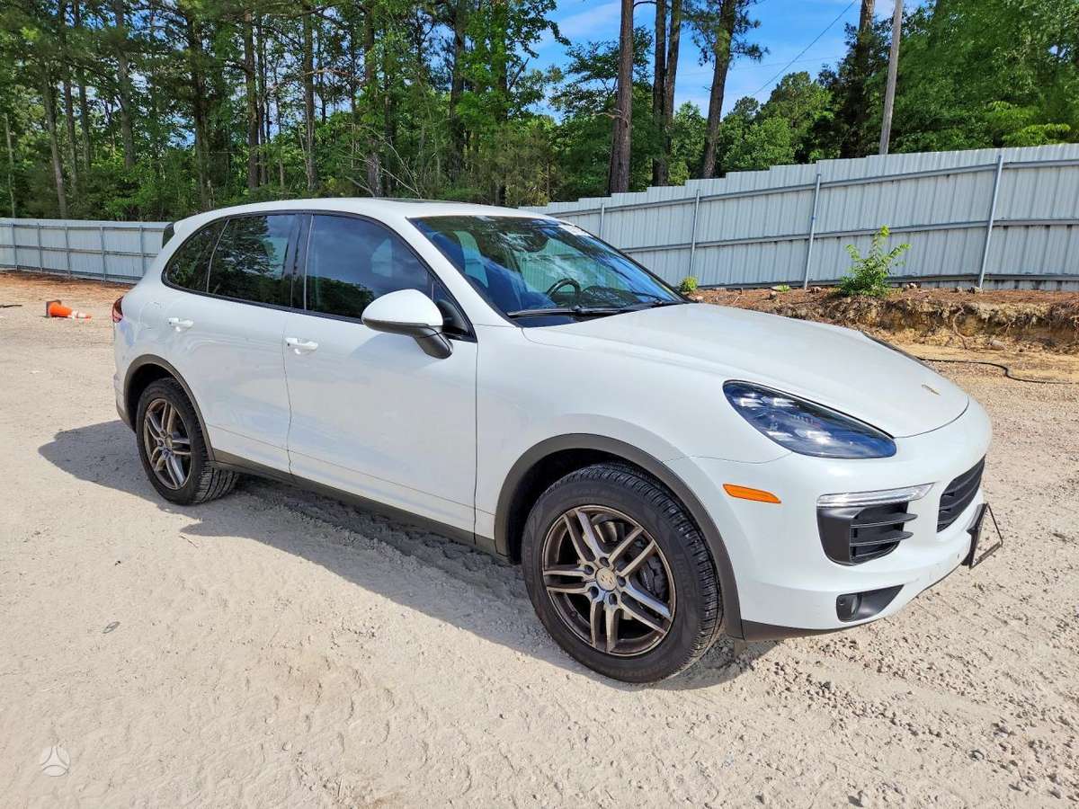 Porsche Cayenne - 2