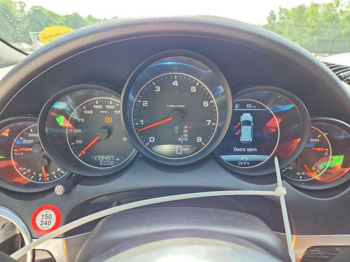 Porsche Cayenne - 11