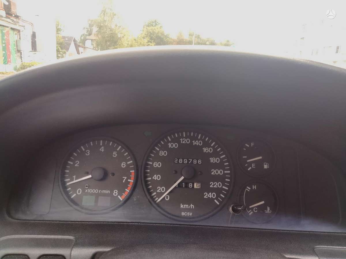 Mazda 323F, 1.5 l., Хэтчбек