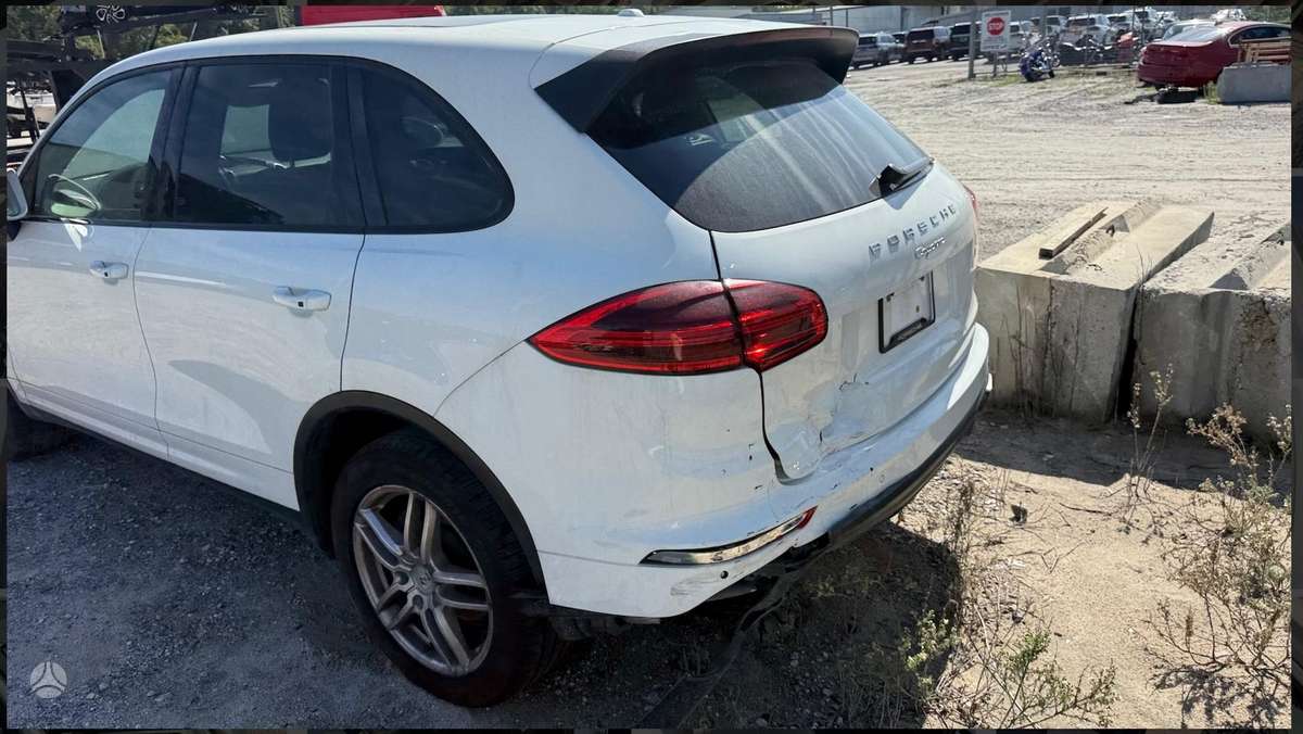 Porsche Cayenne - 10