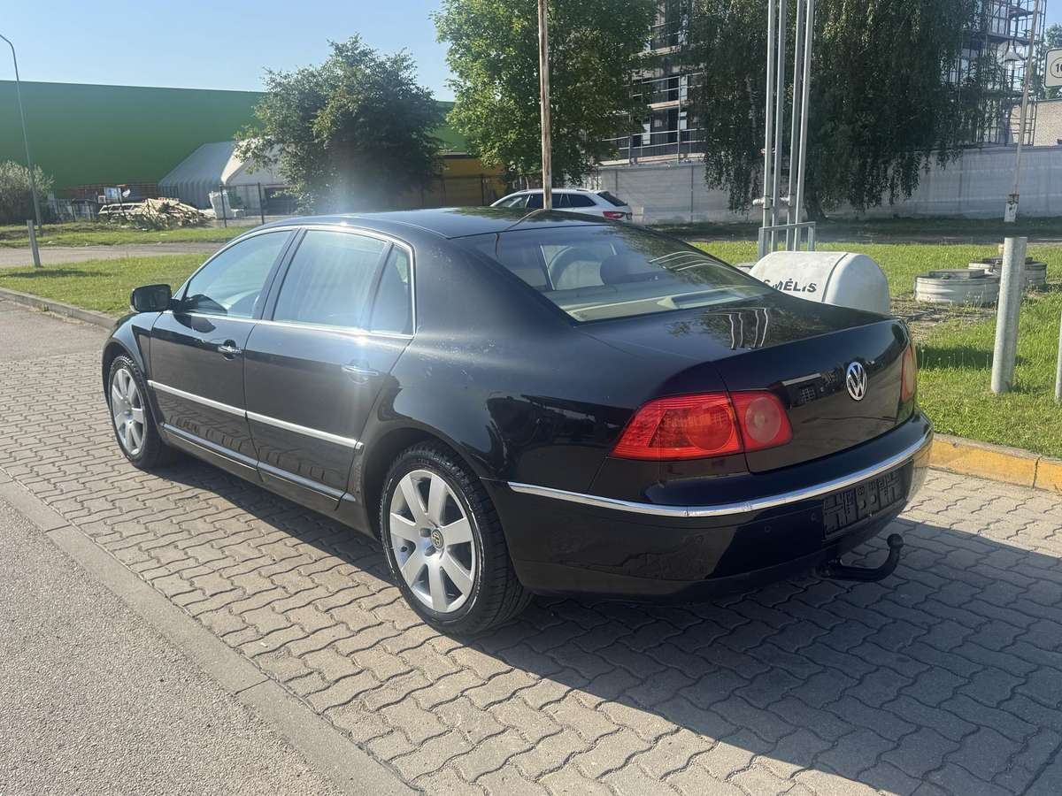 Volkswagen Phaeton - 4