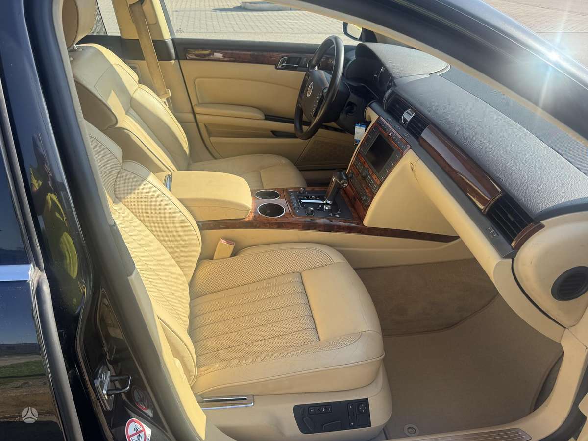Volkswagen Phaeton - 7