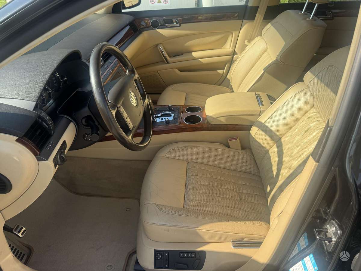 Volkswagen Phaeton - 8