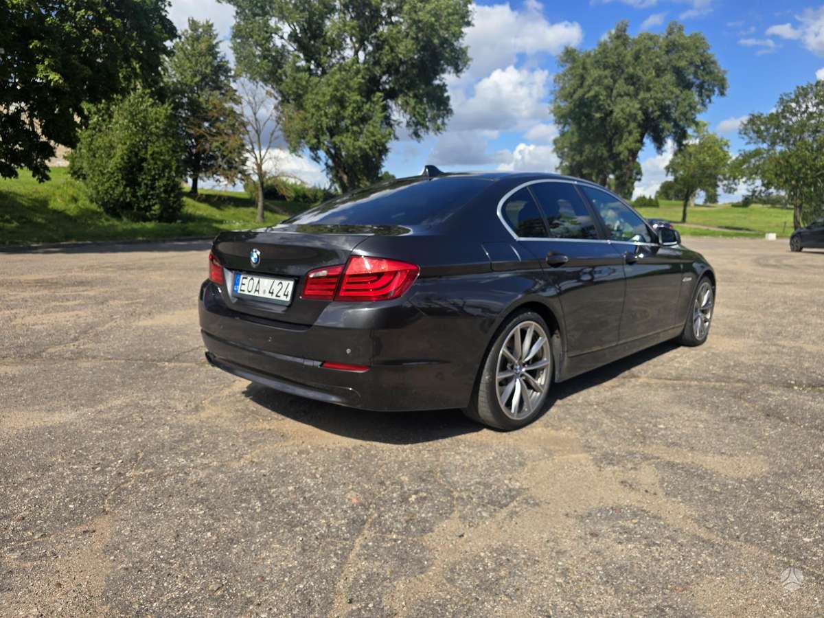 BMW 520, 2.0 l., Седан