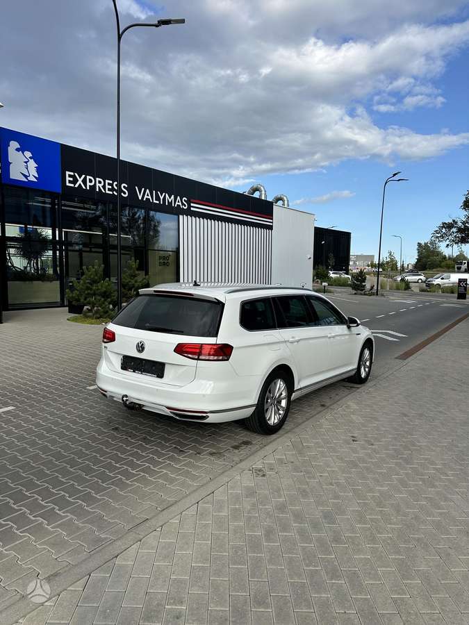 Volkswagen Passat - 7