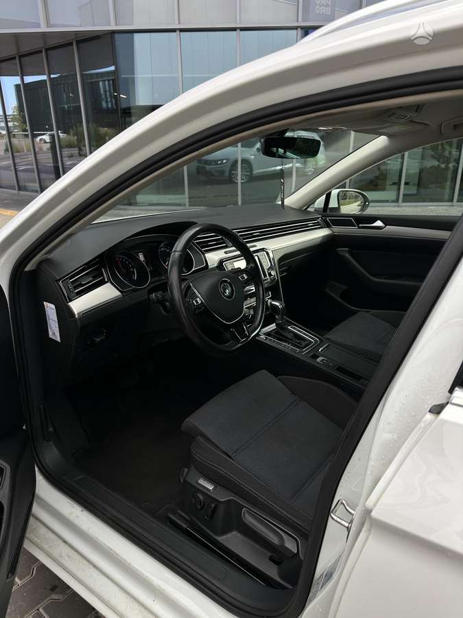 Volkswagen Passat - 10