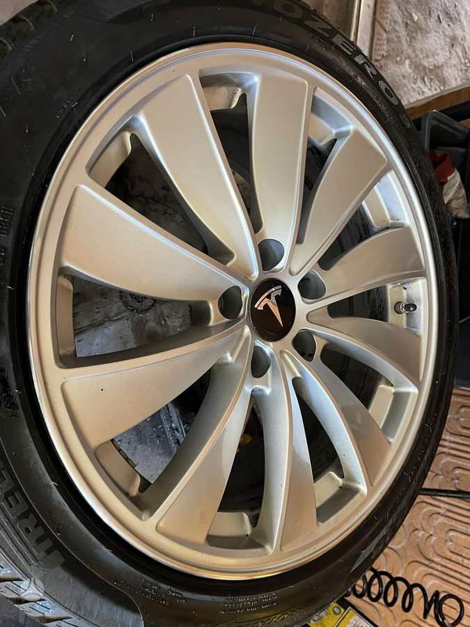 TESLA, lengvojo lydinio, R18