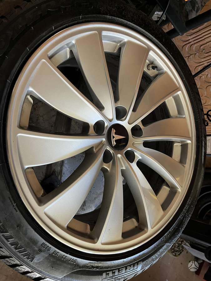 TESLA, lengvojo lydinio, R18