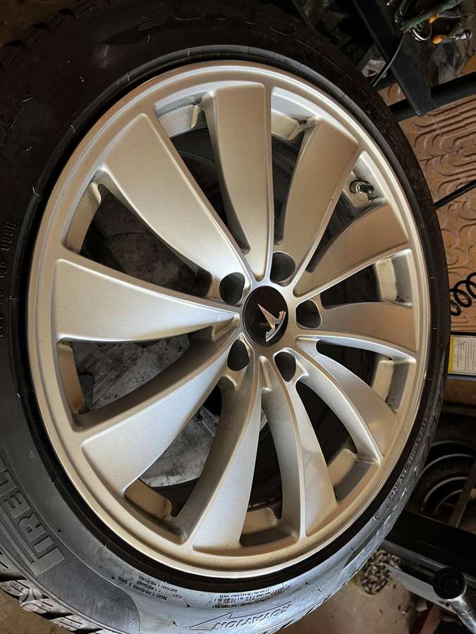 TESLA, lengvojo lydinio, R18