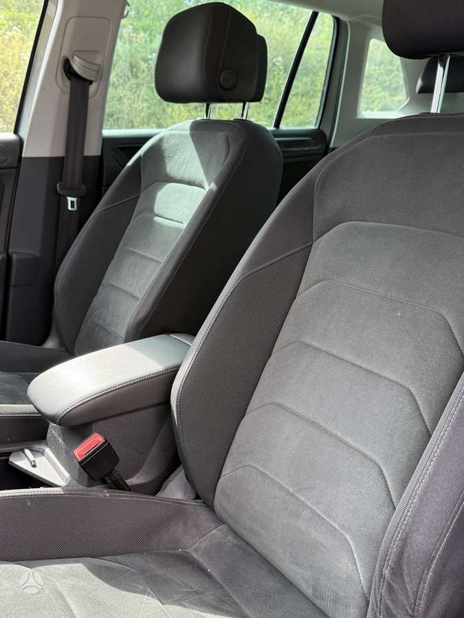 Volkswagen Tiguan - 11