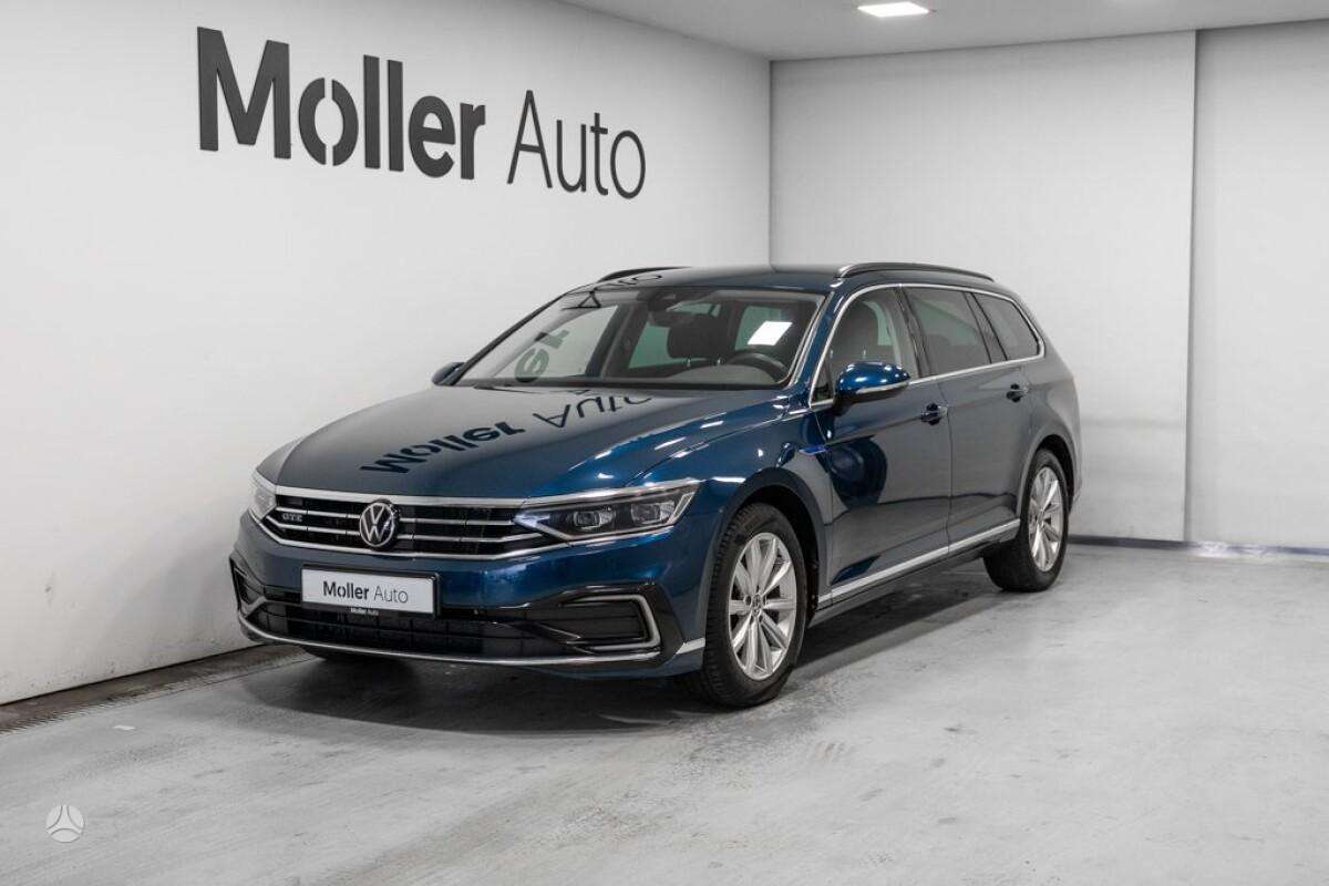 Volkswagen Passat - 1