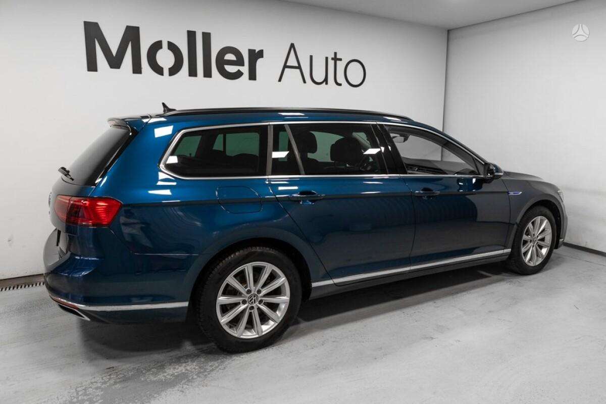 Volkswagen Passat - 4