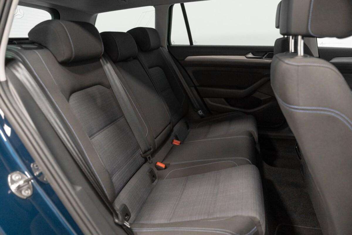 Volkswagen Passat - 8