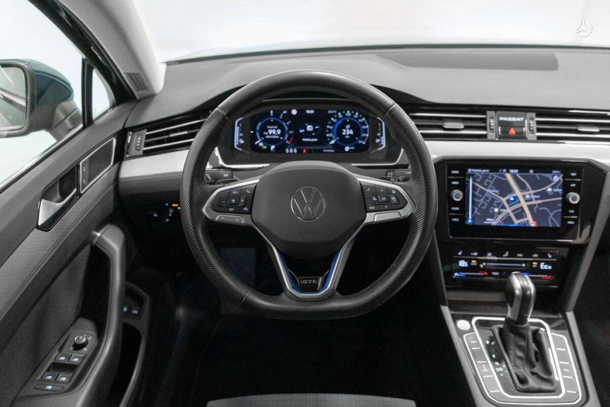 Volkswagen Passat - 11