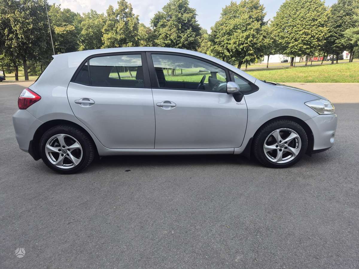 Toyota Auris, 2.0 l., hatchback