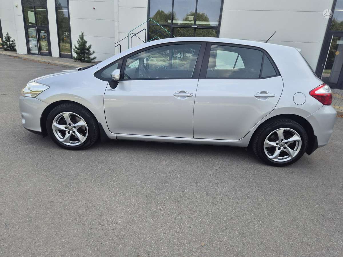 Toyota Auris, 2.0 l., hatchback