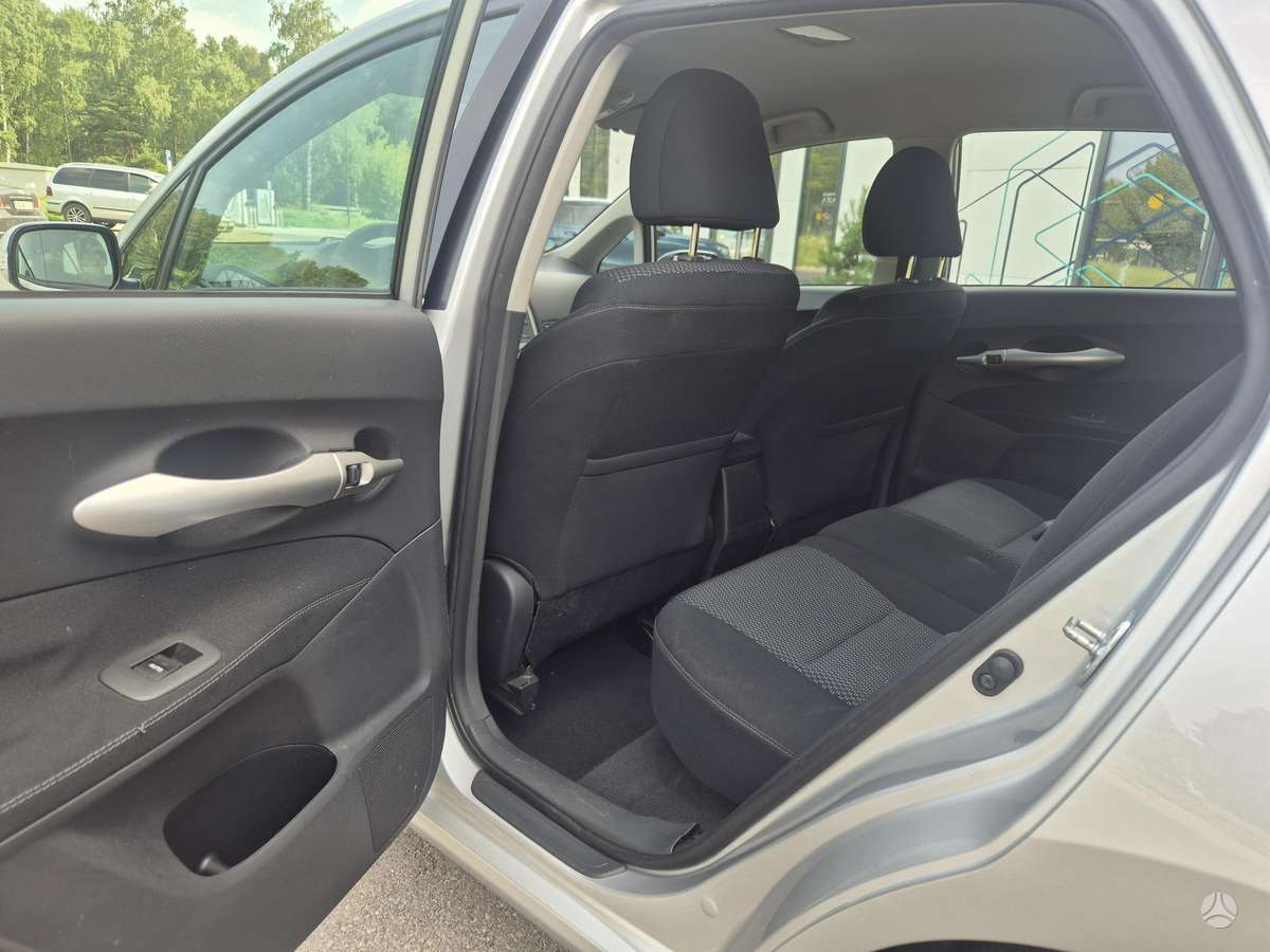 Toyota Auris, 2.0 l., hatchback