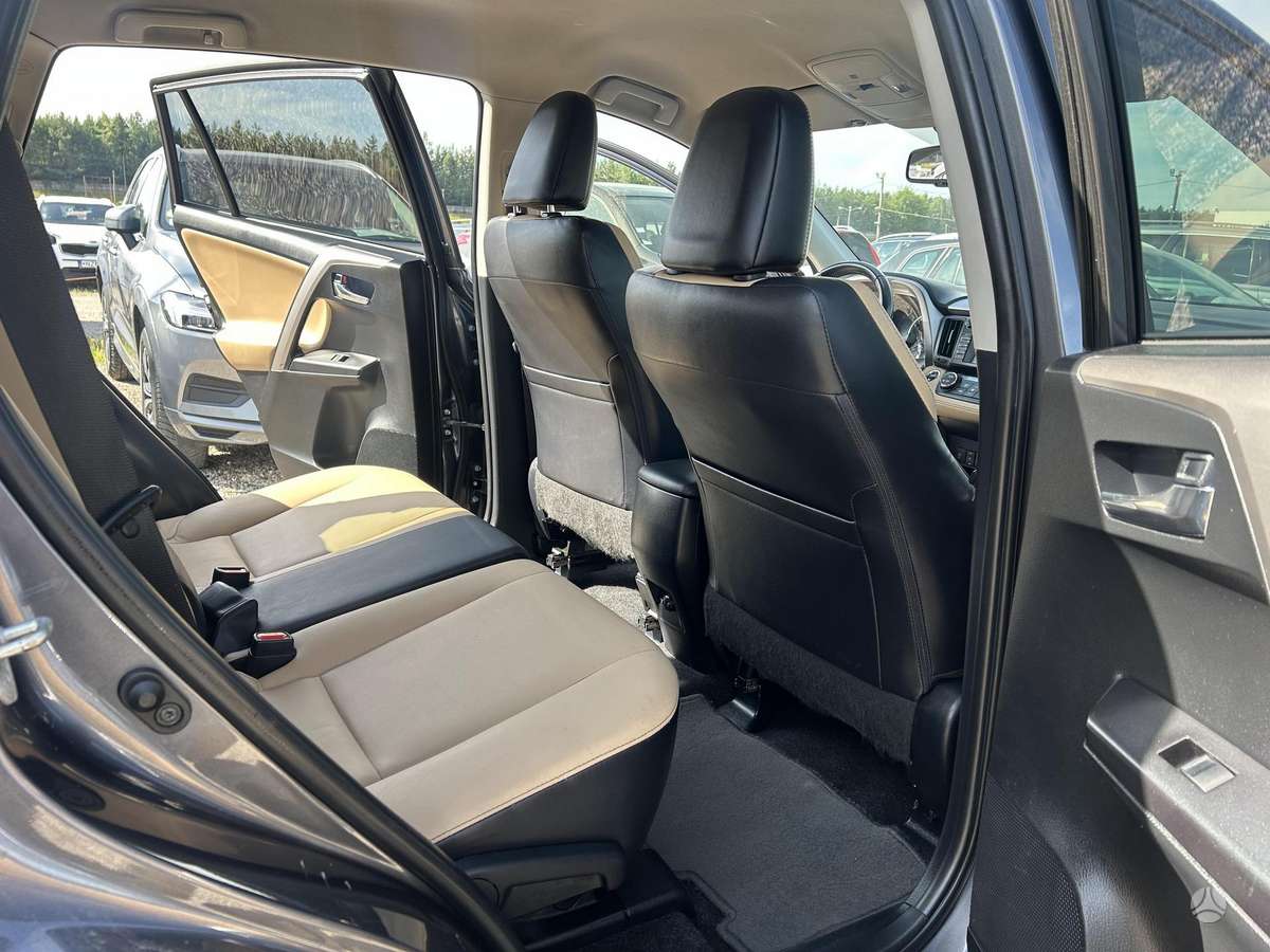 Toyota RAV4 - 12