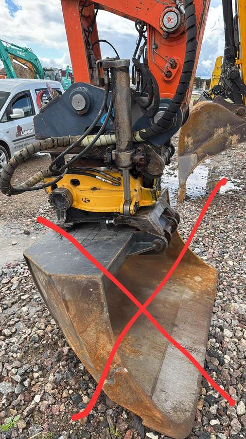 Doosan Engcon Rototilt + coupler, excavator
