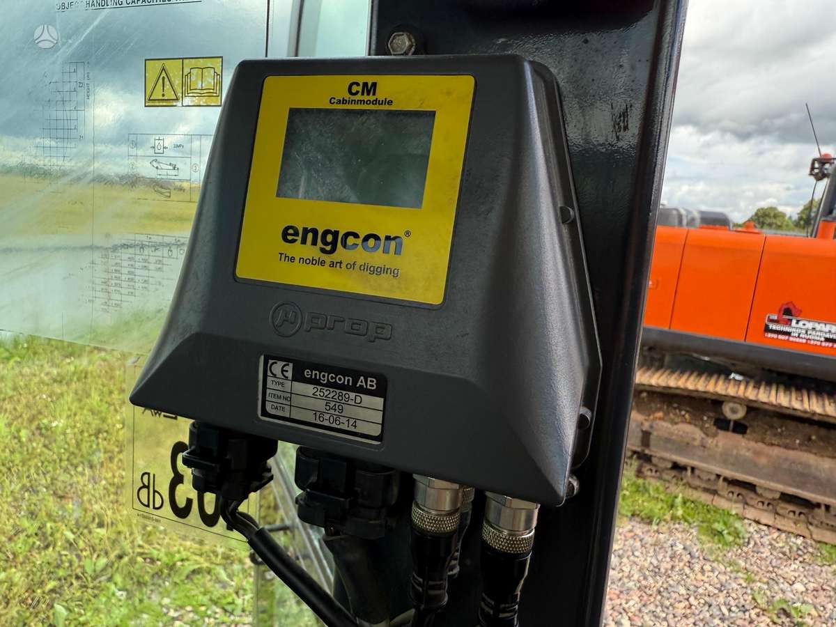 Doosan Engcon Rototilt + coupler, экскаваторы