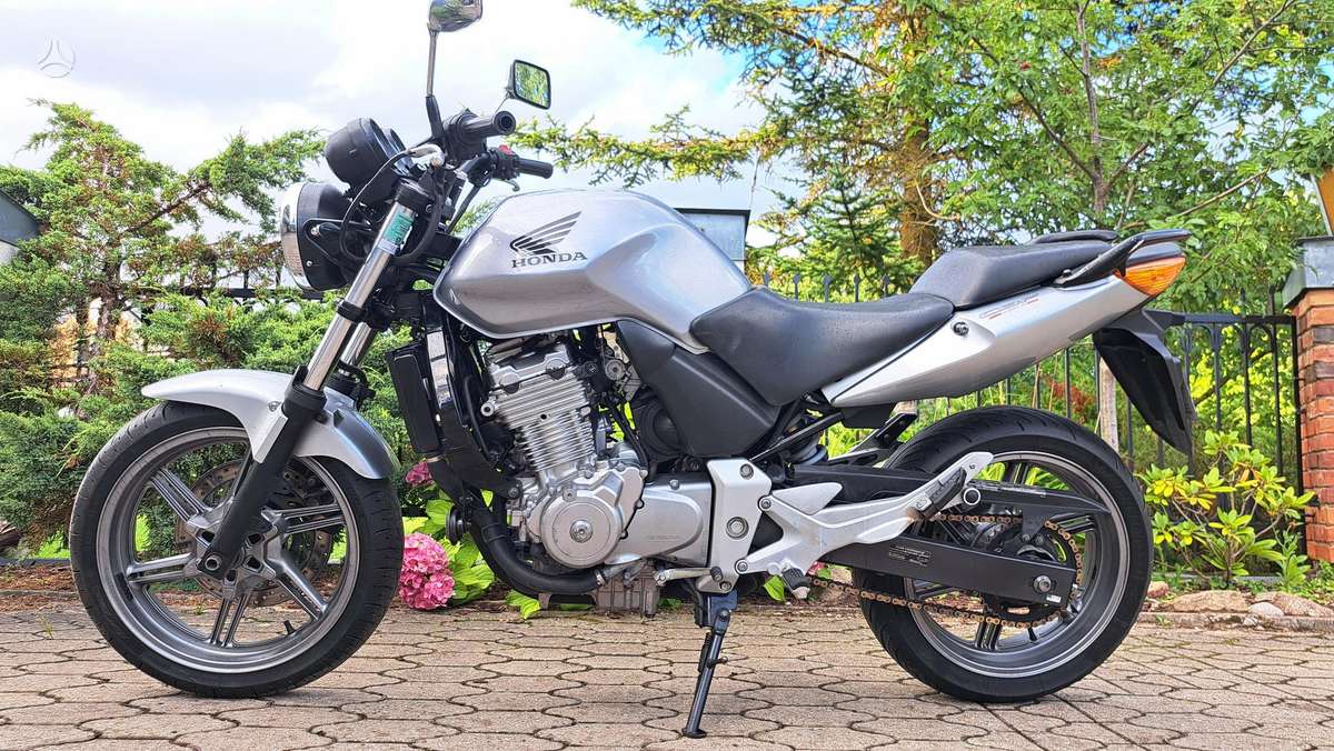 Honda CBF 500cc, street / classic